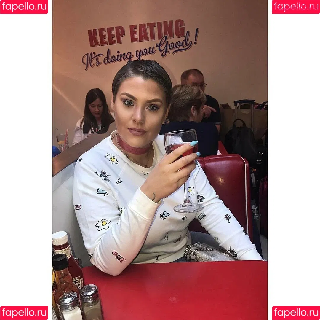 Aniela Onlyfans Photo Gallery 
