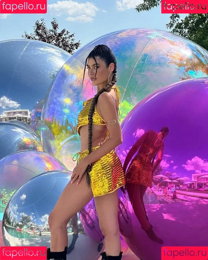 Sara Fructuoso Onlyfans Photo Gallery 