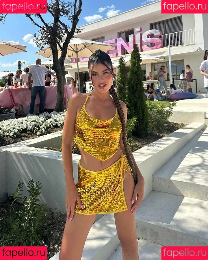 Sara Fructuoso Onlyfans Photo Gallery 