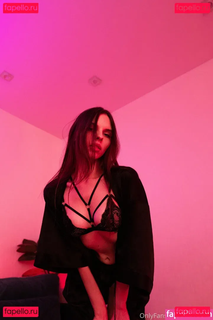 xmednisx Onlyfans Photo Gallery 