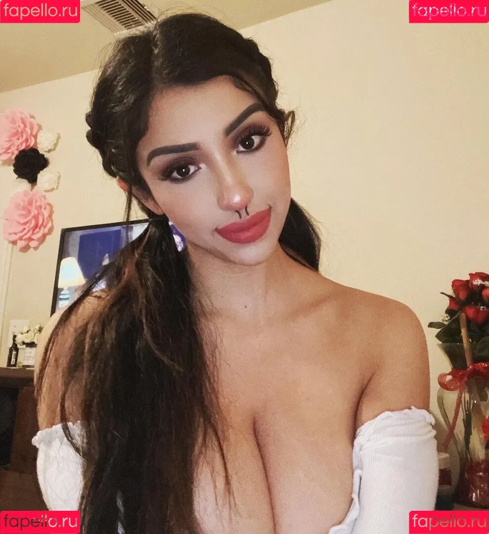 Alexandra Nicole Onlyfans Photo Gallery 