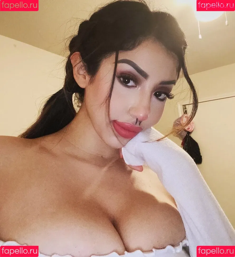 Alexandra Nicole Onlyfans Photo Gallery 