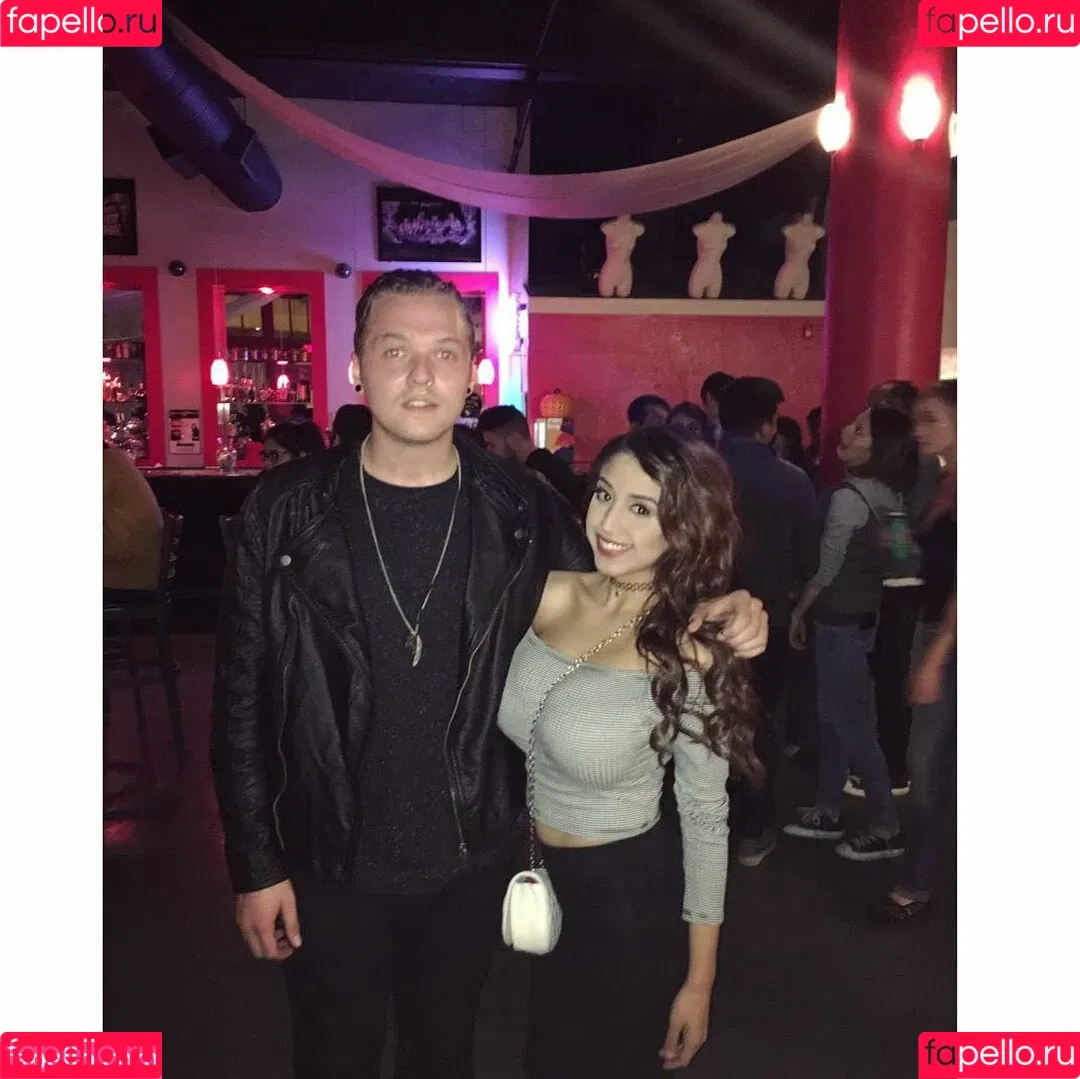 Alexandra Nicole Onlyfans Photo Gallery 