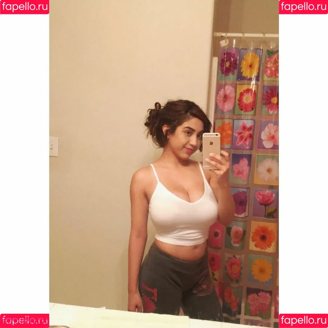 Alexandra Nicole Onlyfans Photo Gallery 