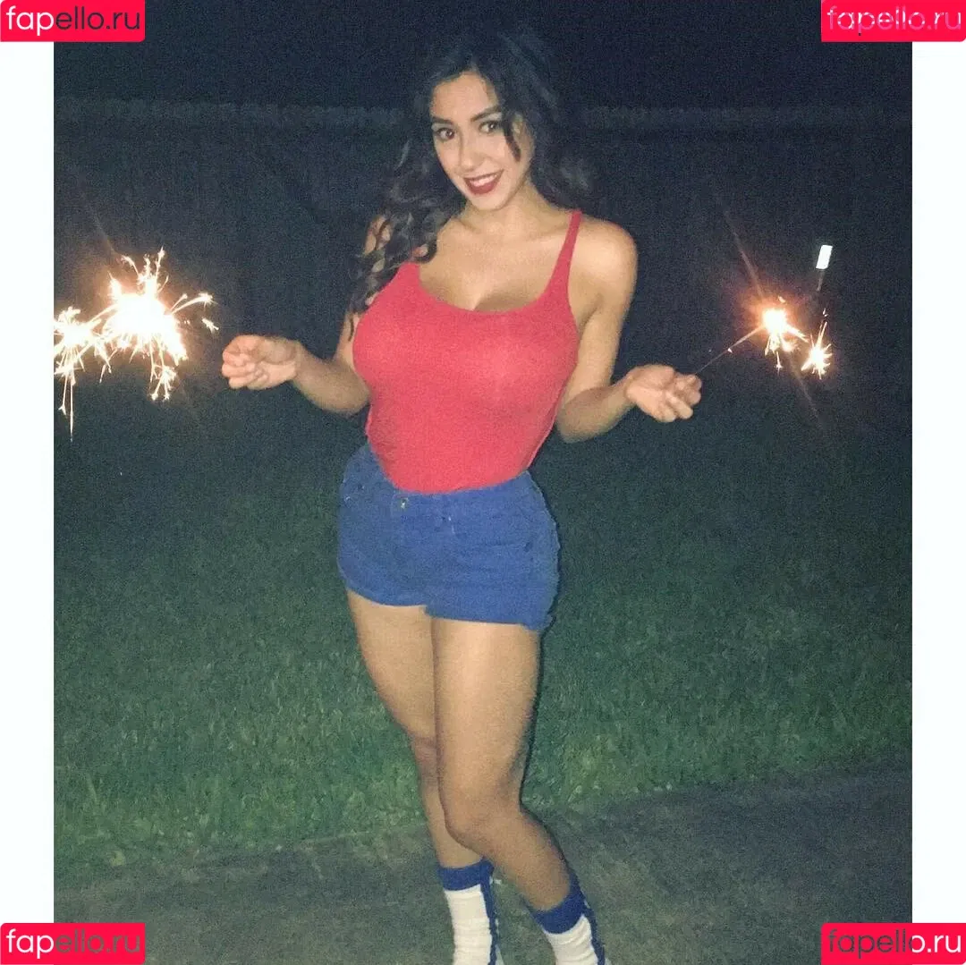 Alexandra Nicole Onlyfans Photo Gallery 