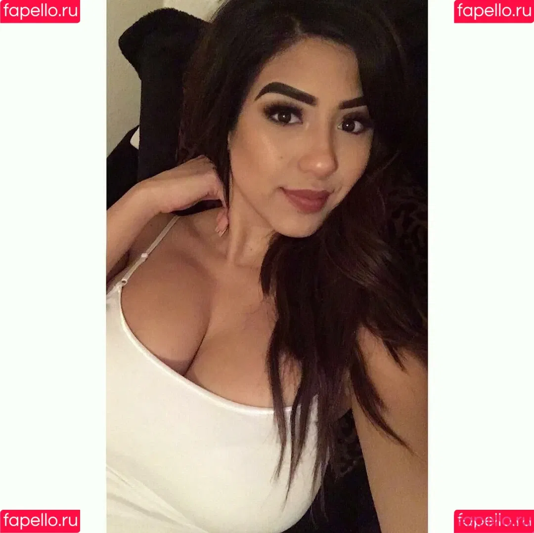 Alexandra Nicole Onlyfans Photo Gallery 