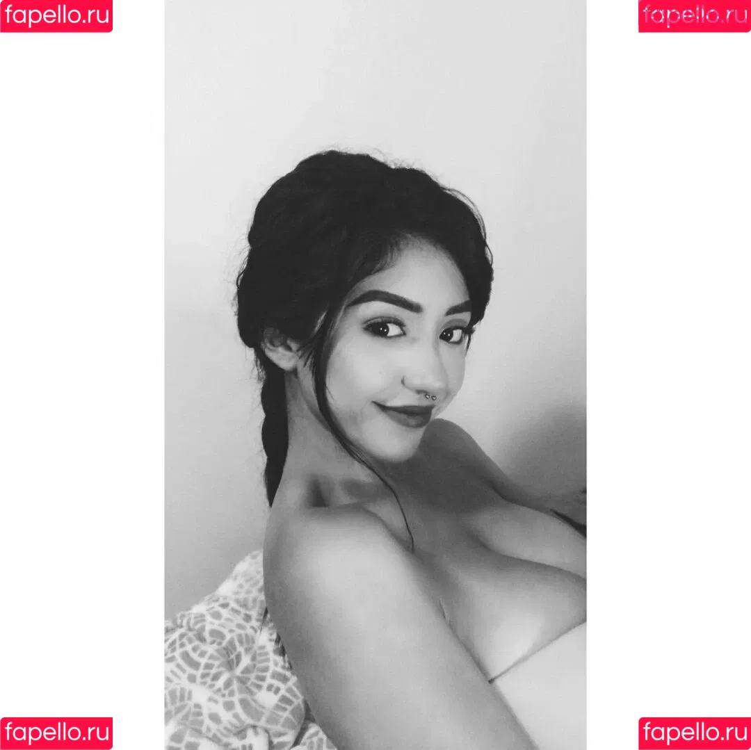 Alexandra Nicole Onlyfans Photo Gallery 