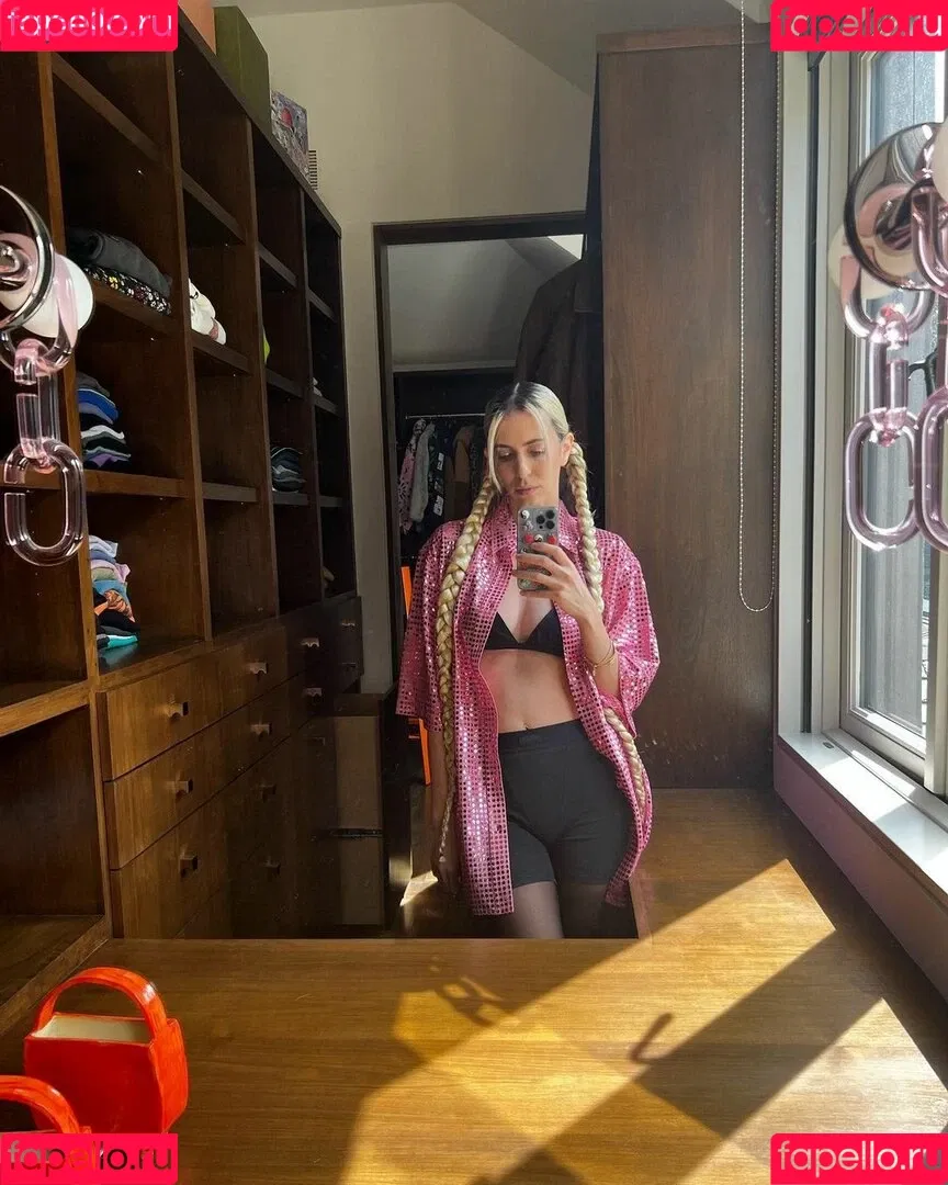 Hila Klein Onlyfans Photo Gallery 