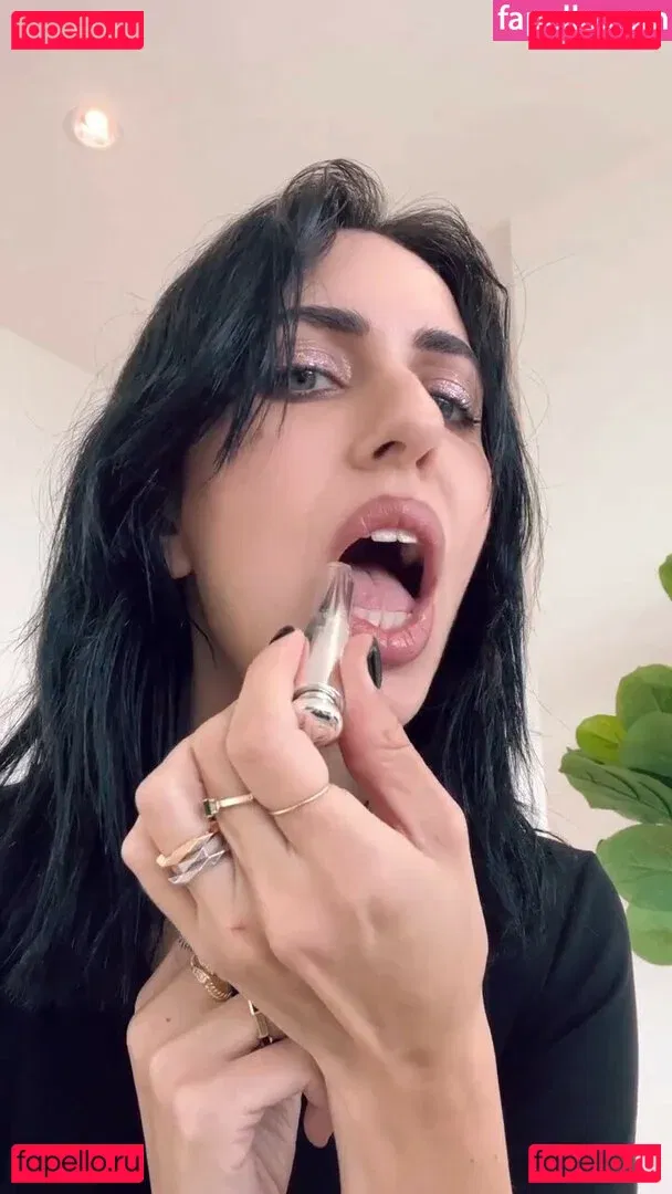 Hila Klein Onlyfans Photo Gallery 