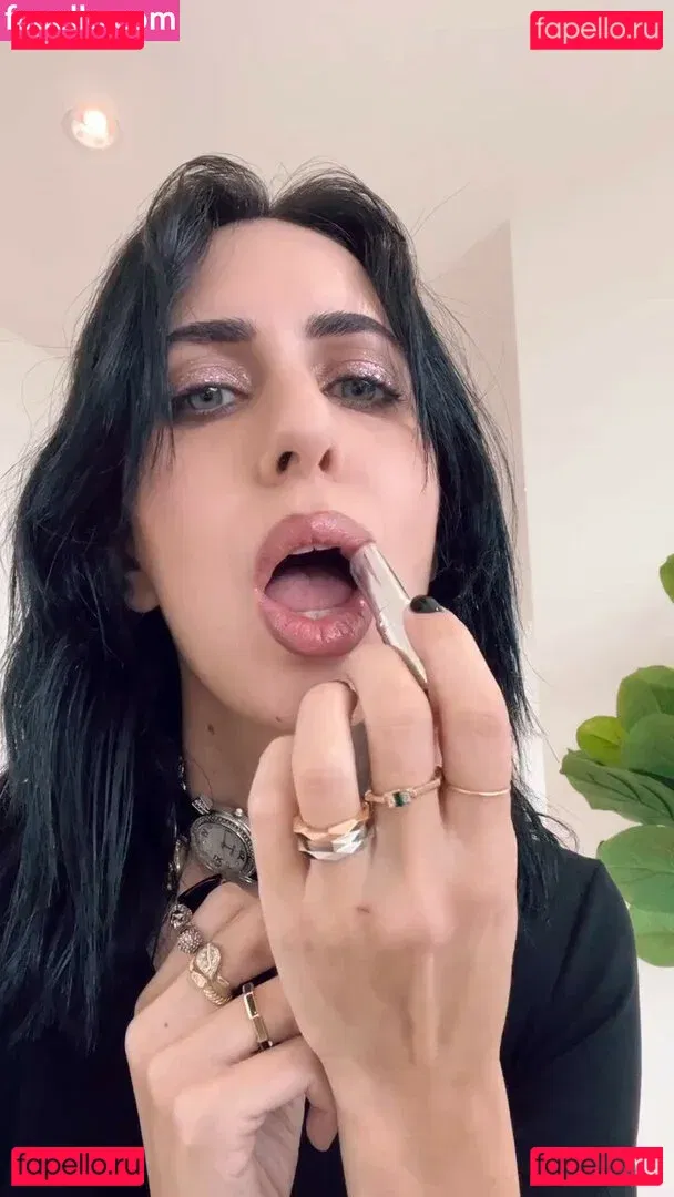 Hila Klein Onlyfans Photo Gallery 