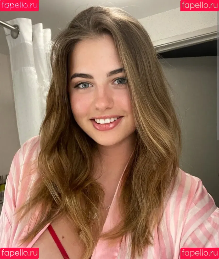 rayana_ukr Onlyfans Photo Gallery 