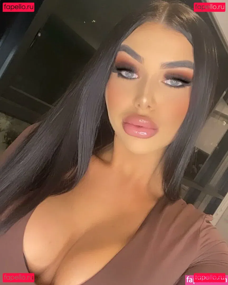 rayana_ukr Onlyfans Photo Gallery 