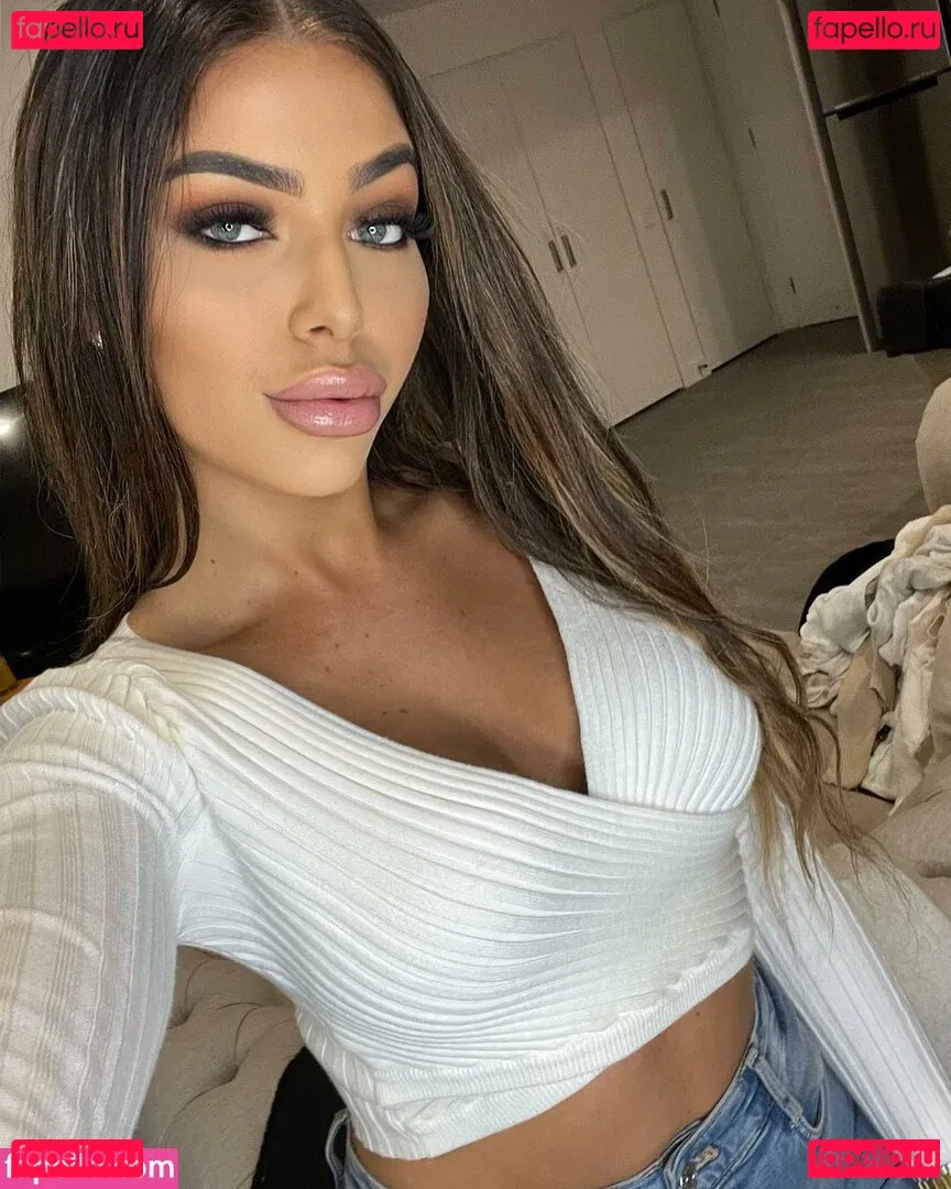 rayana_ukr Onlyfans Photo Gallery 