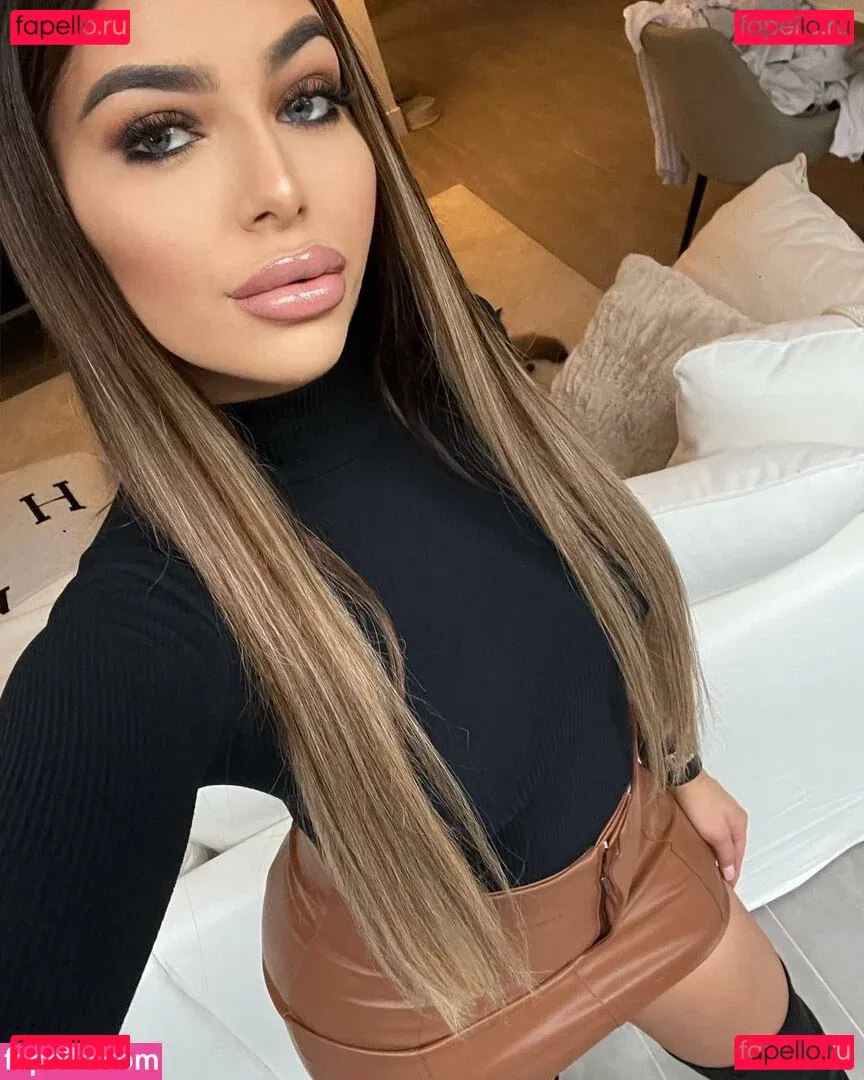 rayana_ukr Onlyfans Photo Gallery 