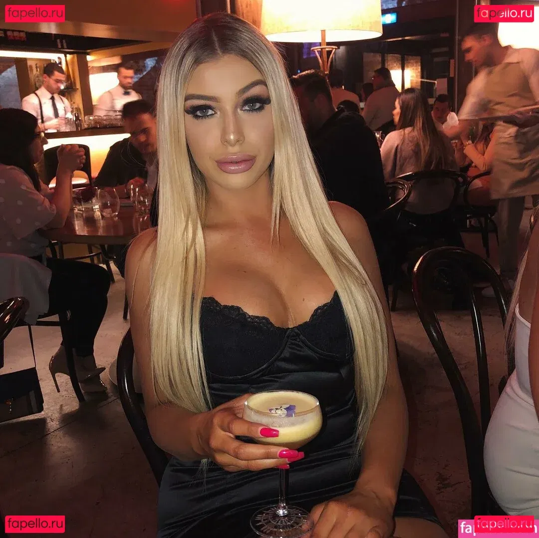 rayana_ukr Onlyfans Photo Gallery 