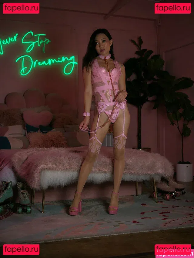 Jeannie Elise Mai Onlyfans Photo Gallery 