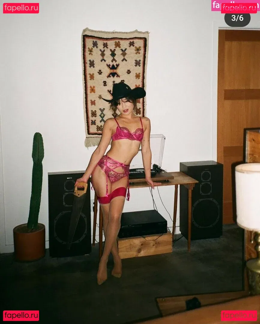 Jeannie Elise Mai Onlyfans Photo Gallery 