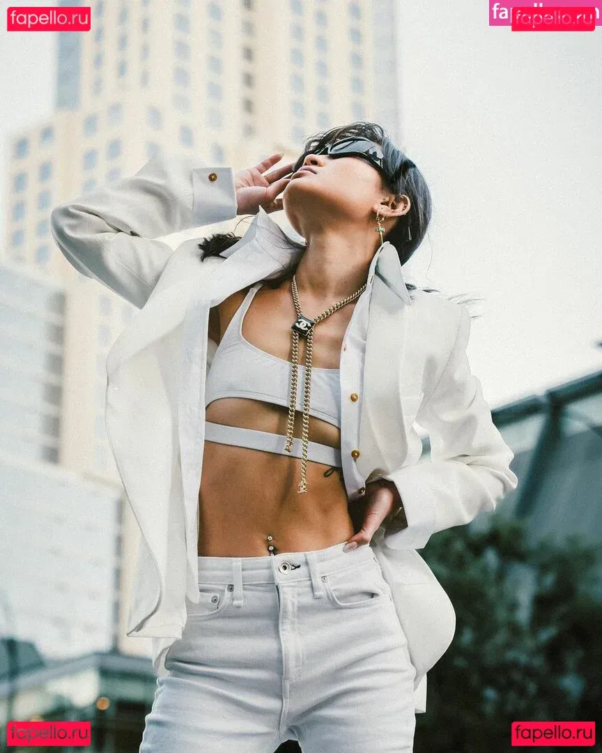 Jeannie Elise Mai Onlyfans Photo Gallery 