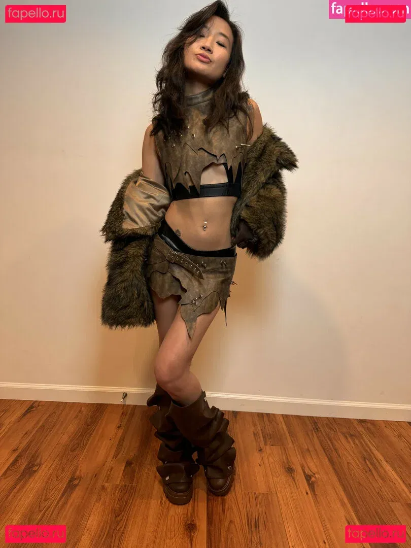 Jeannie Elise Mai Onlyfans Photo Gallery 