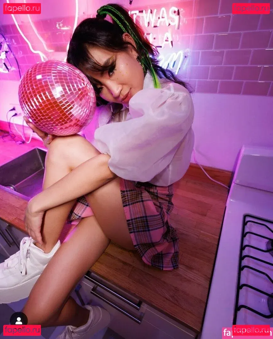 Jeannie Elise Mai Onlyfans Photo Gallery 