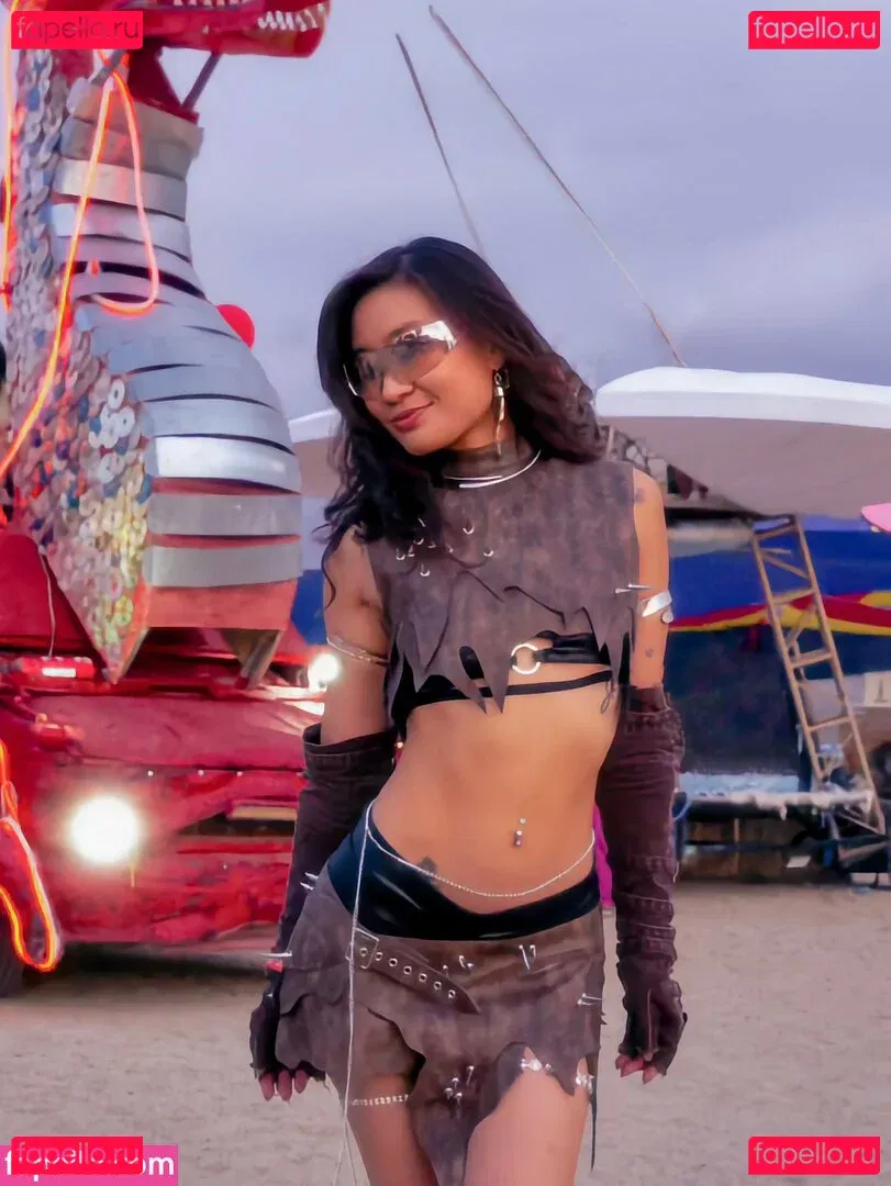 Jeannie Elise Mai Onlyfans Photo Gallery 