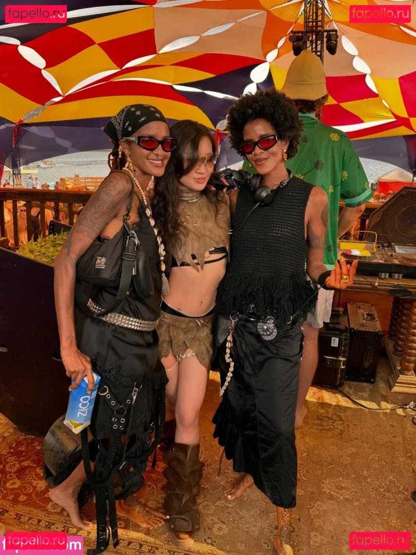 Jeannie Elise Mai Onlyfans Photo Gallery 