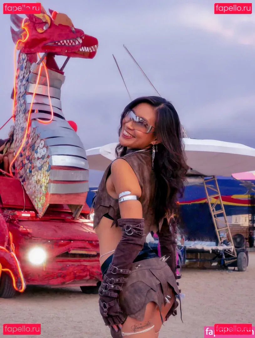 Jeannie Elise Mai Onlyfans Photo Gallery 