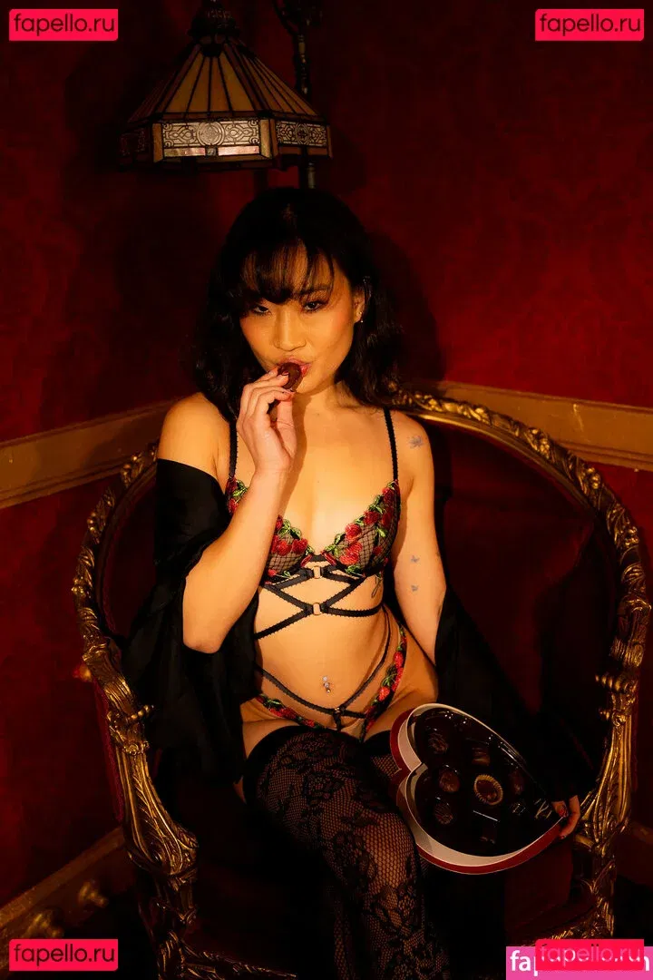 Jeannie Elise Mai Onlyfans Photo Gallery 