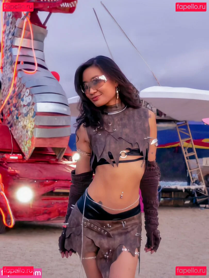 Jeannie Elise Mai Onlyfans Photo Gallery 