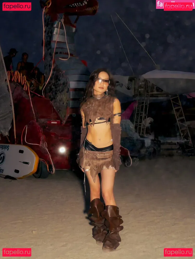 Jeannie Elise Mai Onlyfans Photo Gallery 