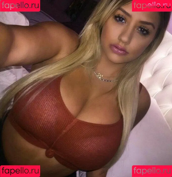 Aubrey Lynn Berg Onlyfans Photo Gallery 