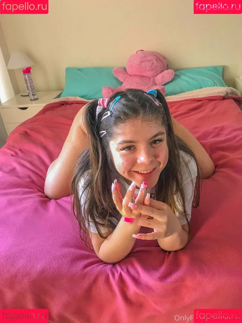 arilol Onlyfans Photo Gallery 