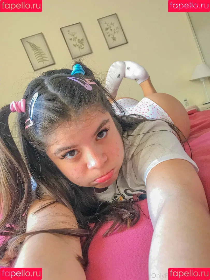 arilol Onlyfans Photo Gallery 