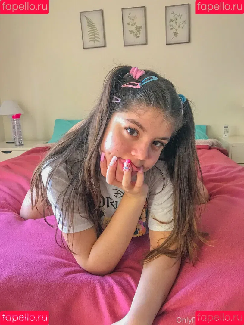 arilol Onlyfans Photo Gallery 