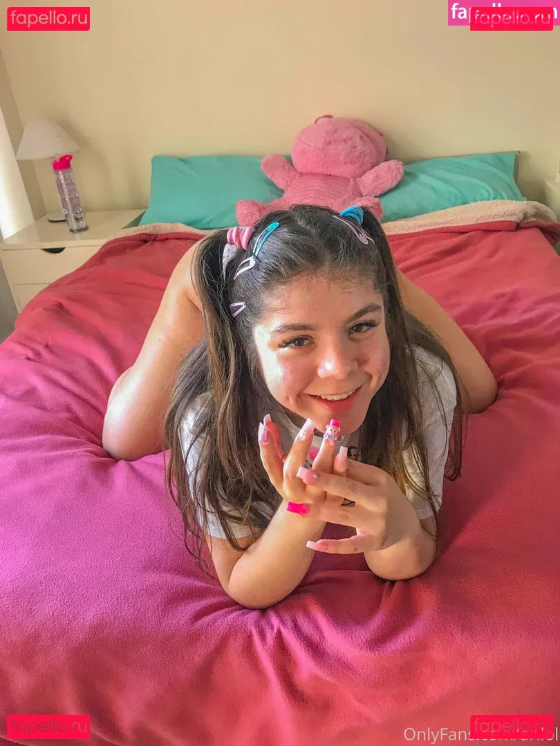 arilol Onlyfans Photo Gallery 