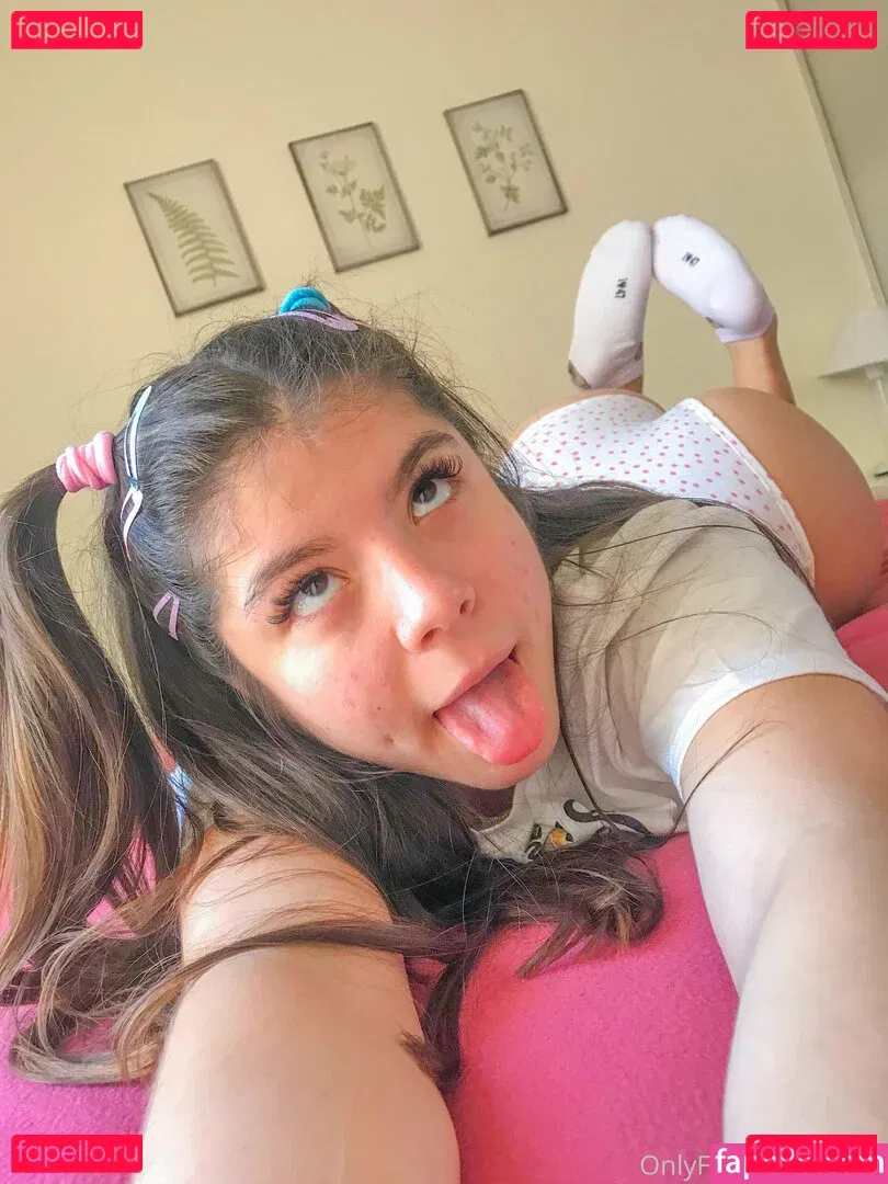 arilol Onlyfans Photo Gallery 