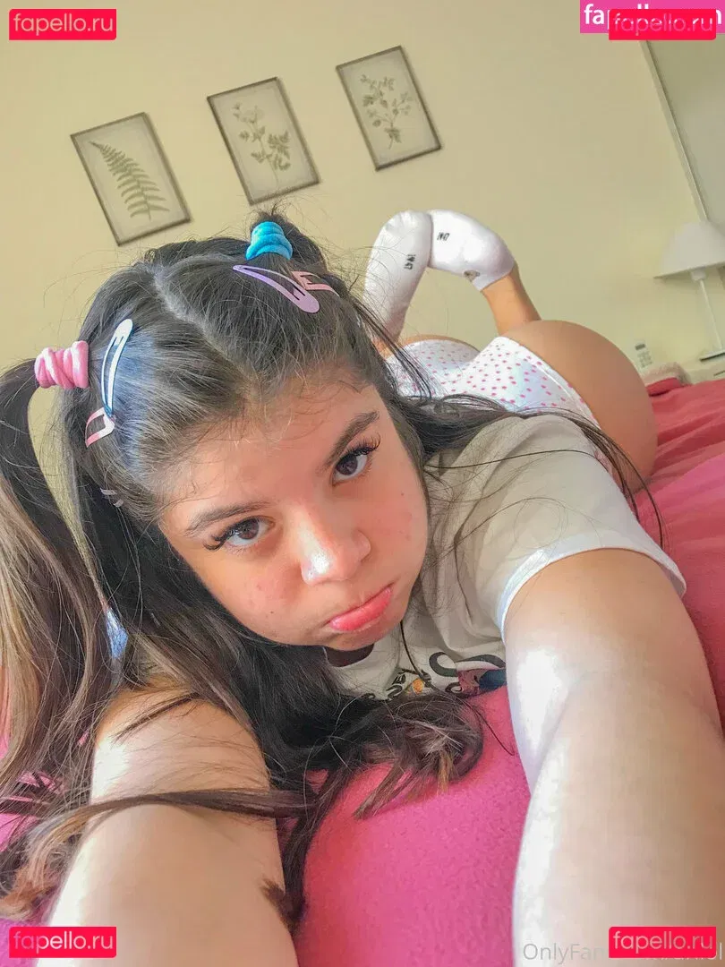 arilol Onlyfans Photo Gallery 