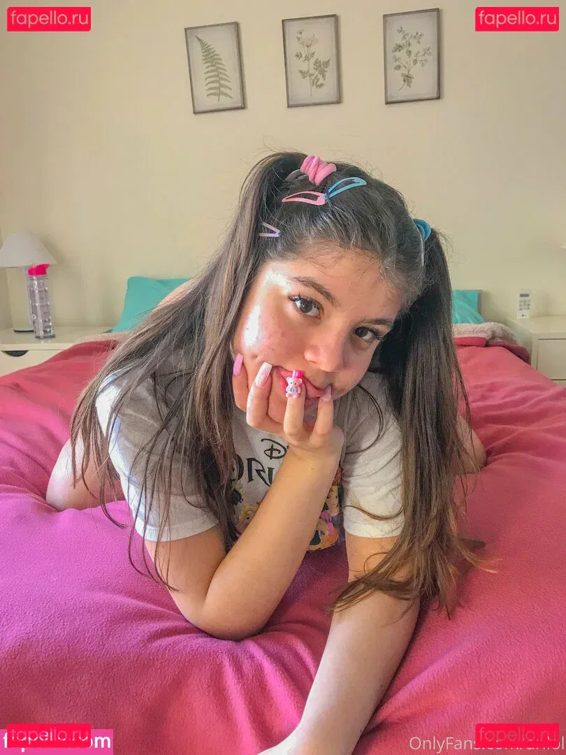 arilol Onlyfans Photo Gallery 