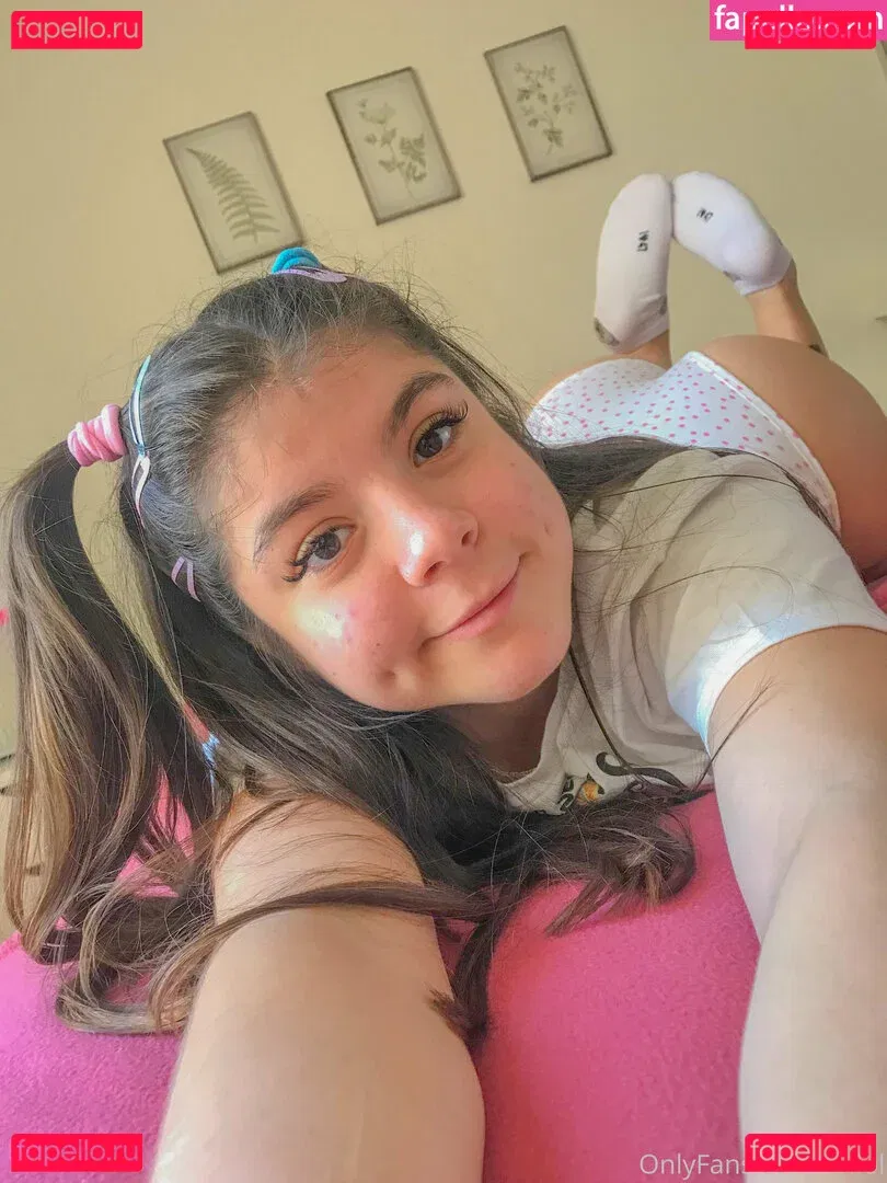 arilol Onlyfans Photo Gallery 