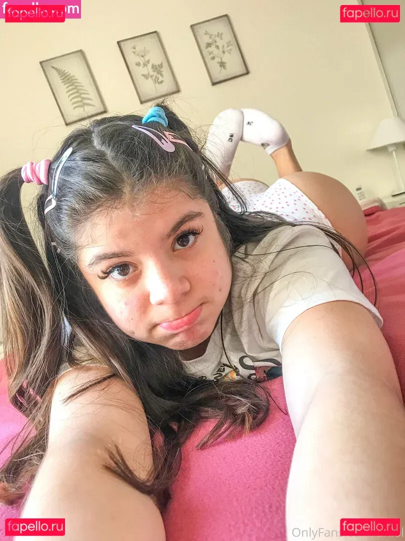 arilol Onlyfans Photo Gallery 