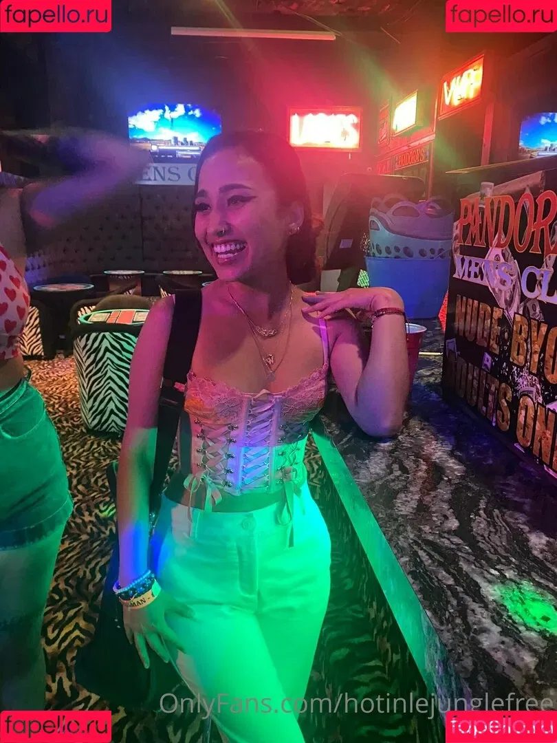 hotinlejunglefree Onlyfans Photo Gallery 