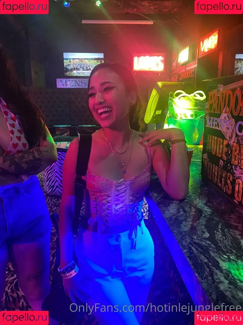 hotinlejunglefree Onlyfans Photo Gallery 