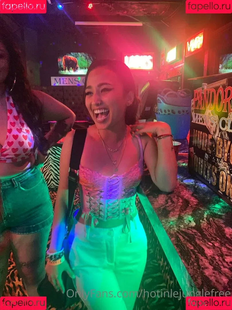 hotinlejunglefree Onlyfans Photo Gallery 