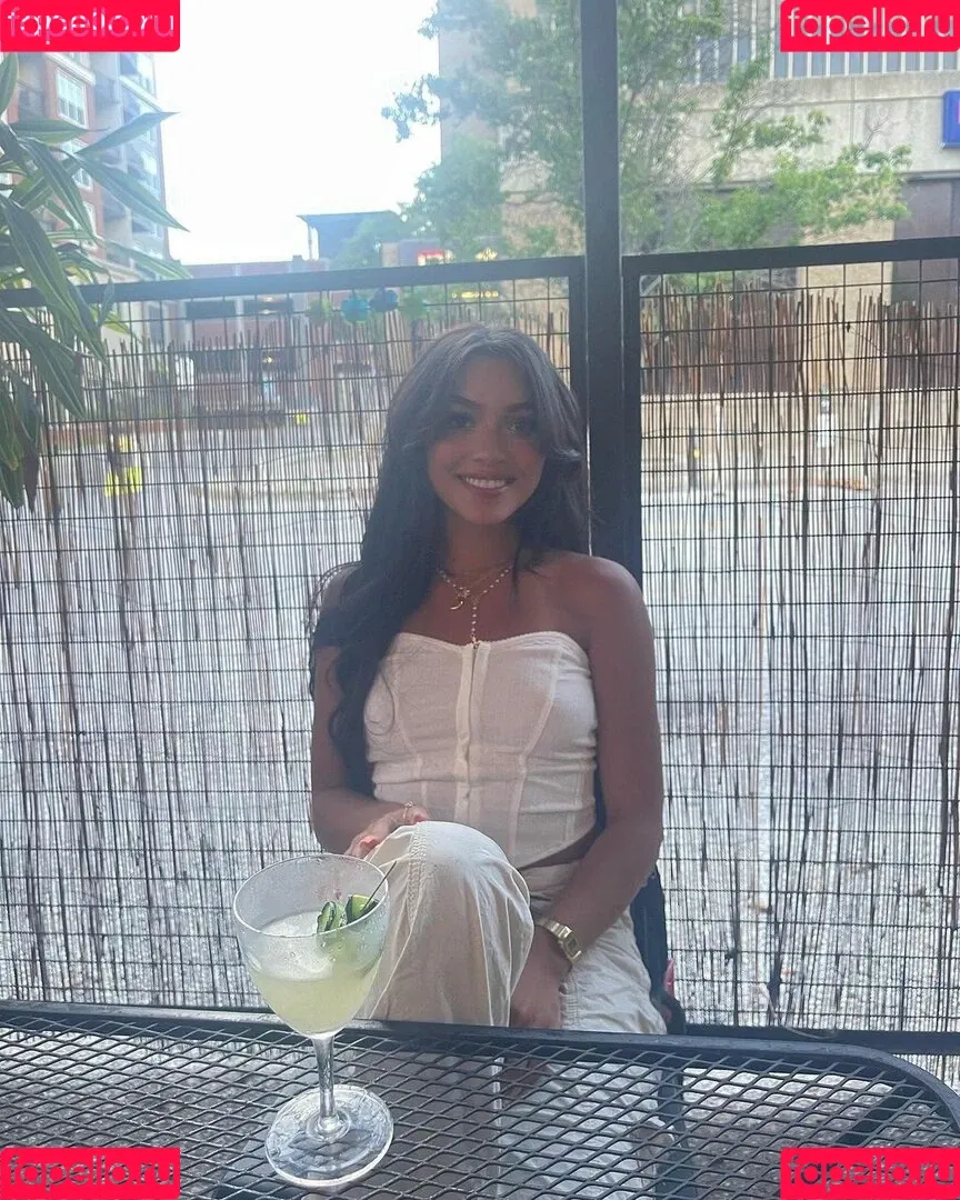 Italia Bradley Onlyfans Photo Gallery 