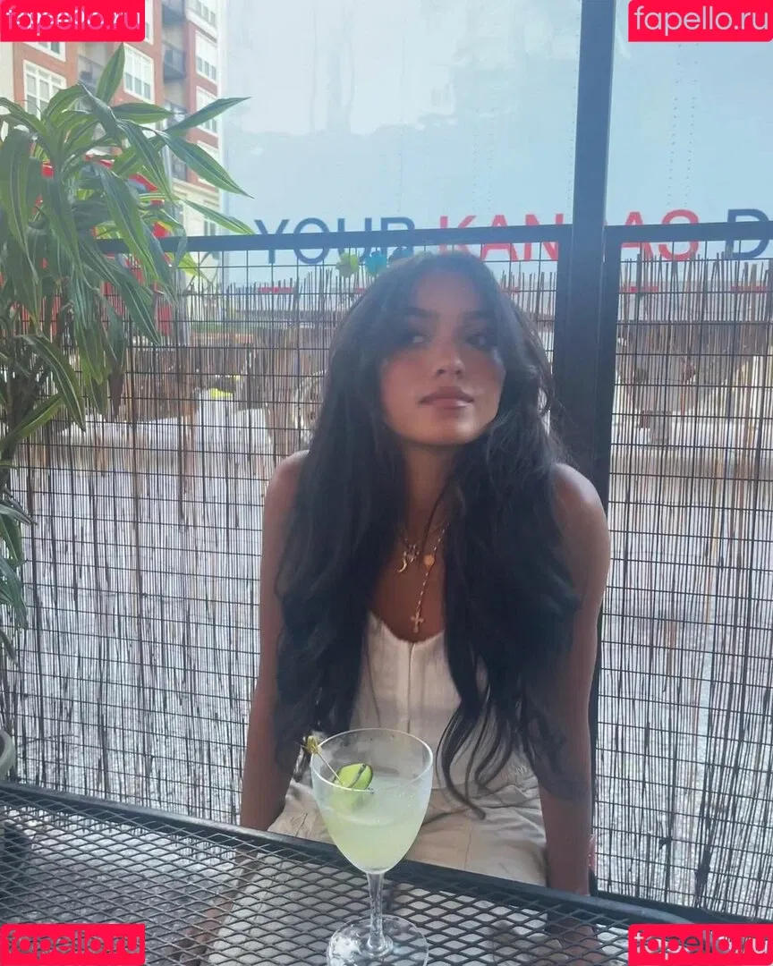 Italia Bradley Onlyfans Photo Gallery 
