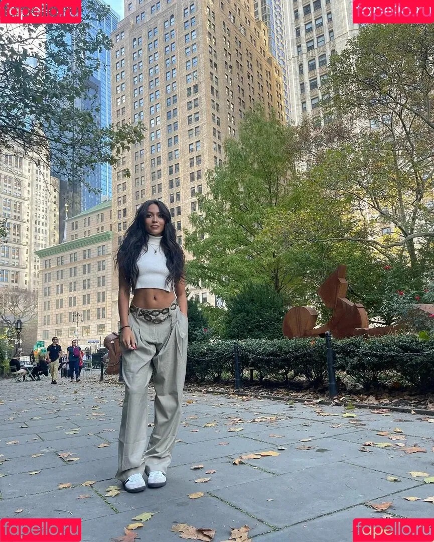 Italia Bradley Onlyfans Photo Gallery 