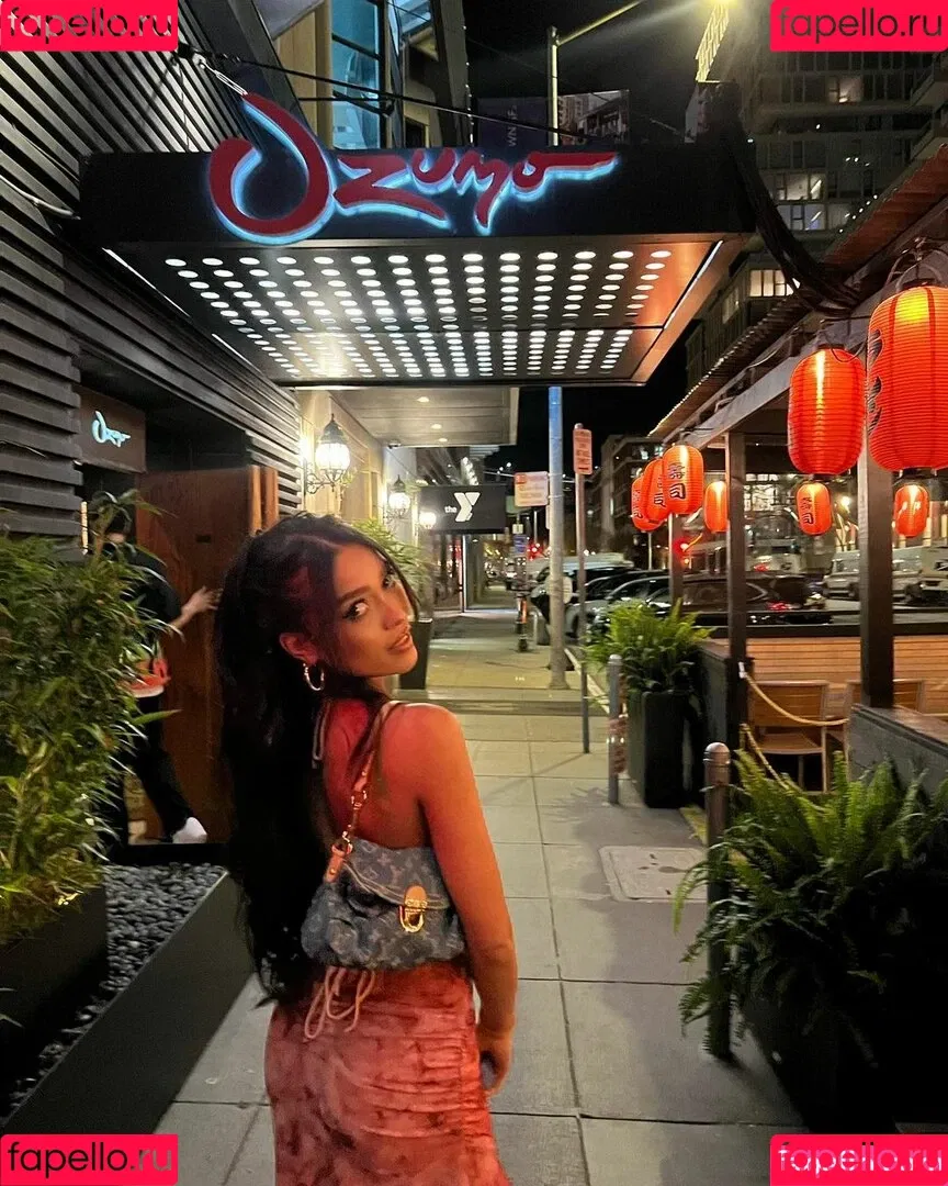 Italia Bradley Onlyfans Photo Gallery 