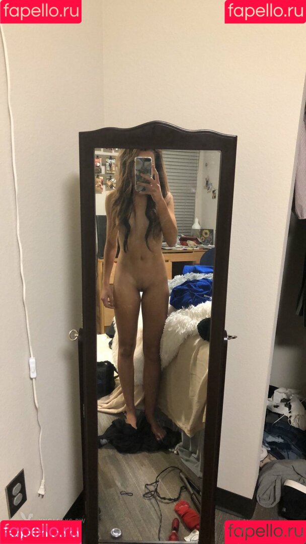 Italia Bradley Onlyfans Photo Gallery 