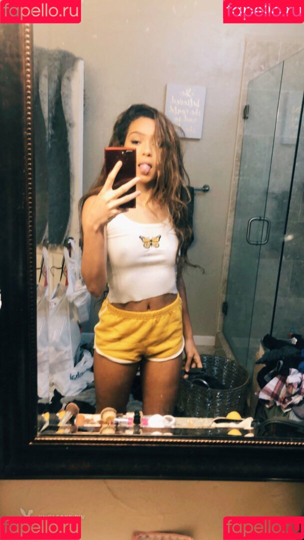 Italia Bradley Onlyfans Photo Gallery 