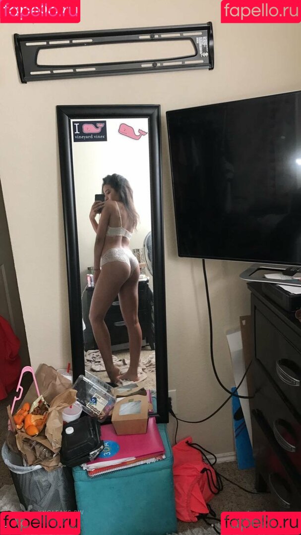 Italia Bradley Onlyfans Photo Gallery 